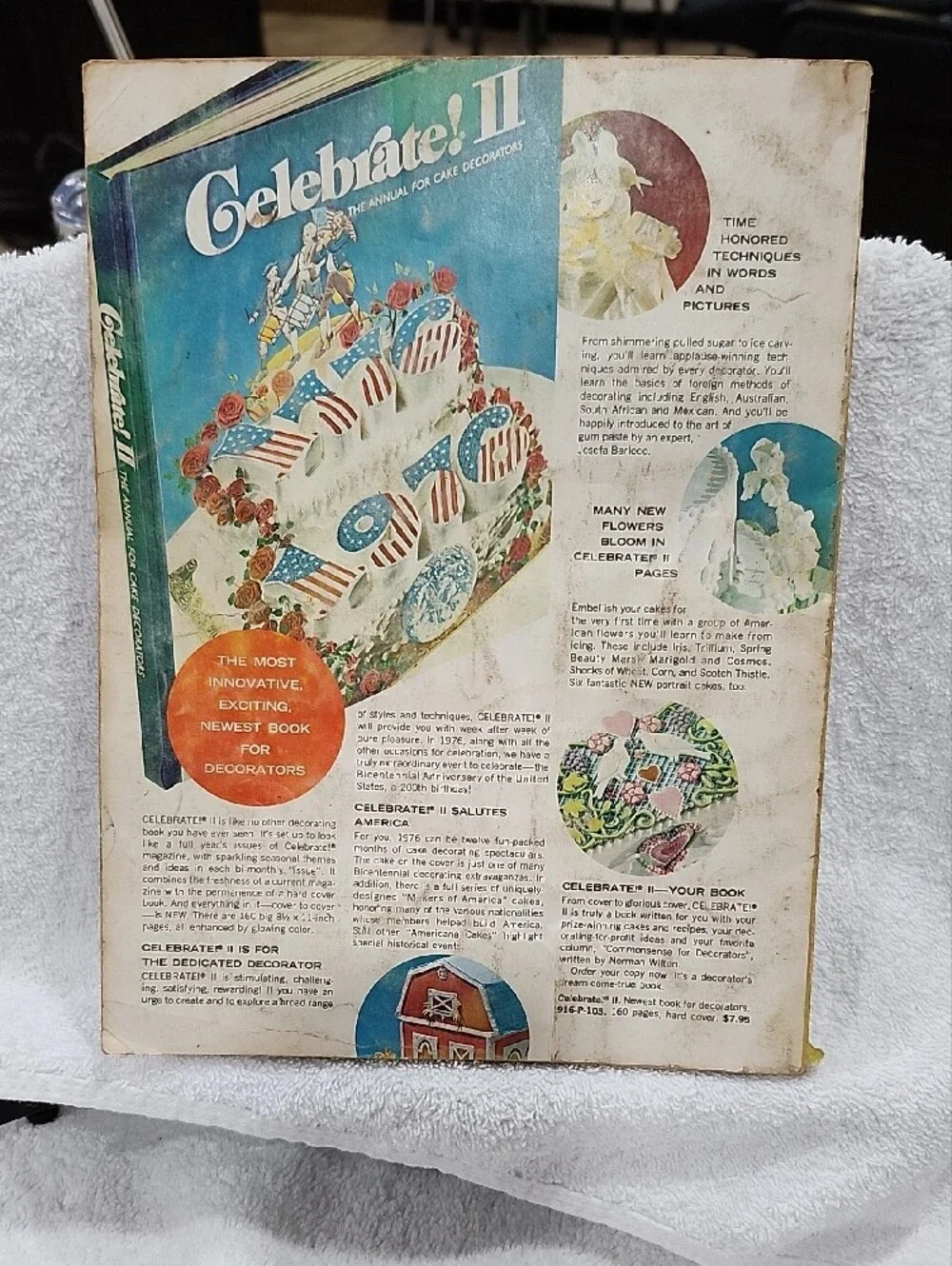 VINTAGE 1976 WILTON YEARBOOK OF CAKE DECORATING
